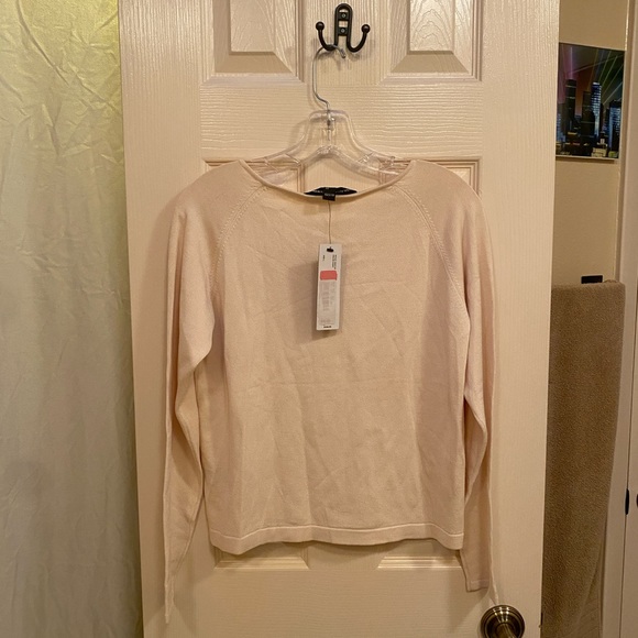 Ellen Tracy Cream Long Sleeve Jersey Cut Top - Picture 4 of 4